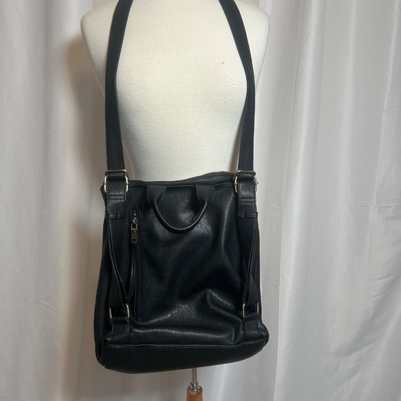 ANTIK KRAFT FAUX BUTTERY LEATHER BACKPACK/TOTE WITH ADJUSTABLE STRAPS - Picture 4 of 5